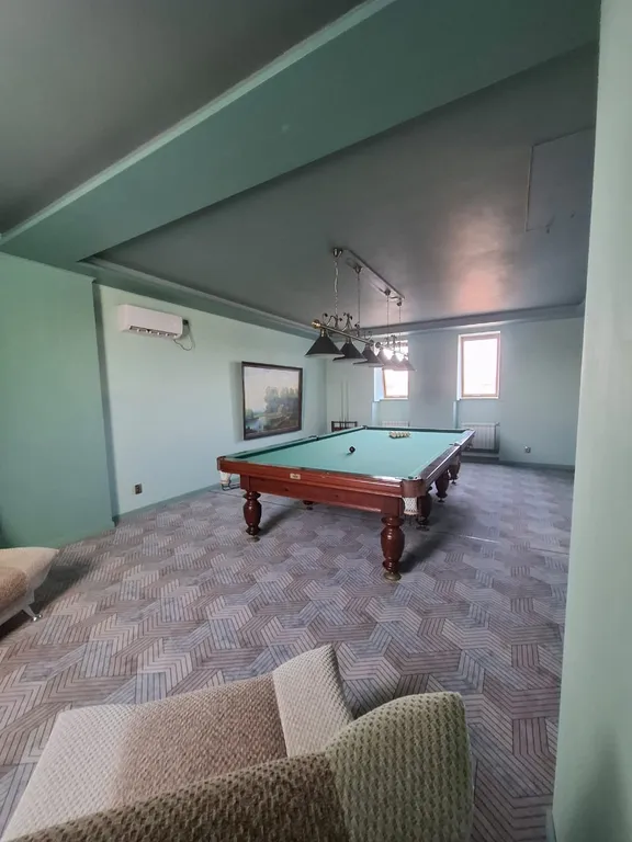 Коттедж под мероприятия с бассейном и баней