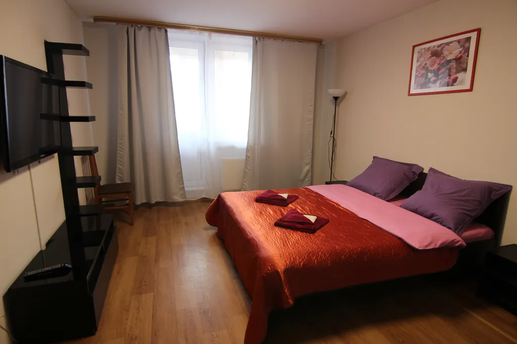 Двухкомнатная квартира люкс в спальном районе