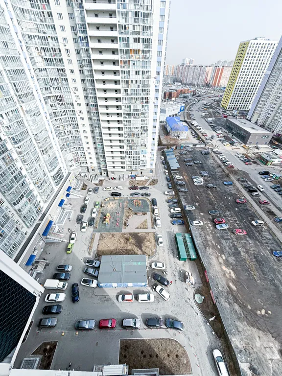 Студия возле ТЦ Мега