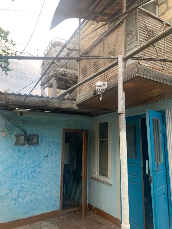 Деревенский дом, в восьми километрах от Каспийского моря