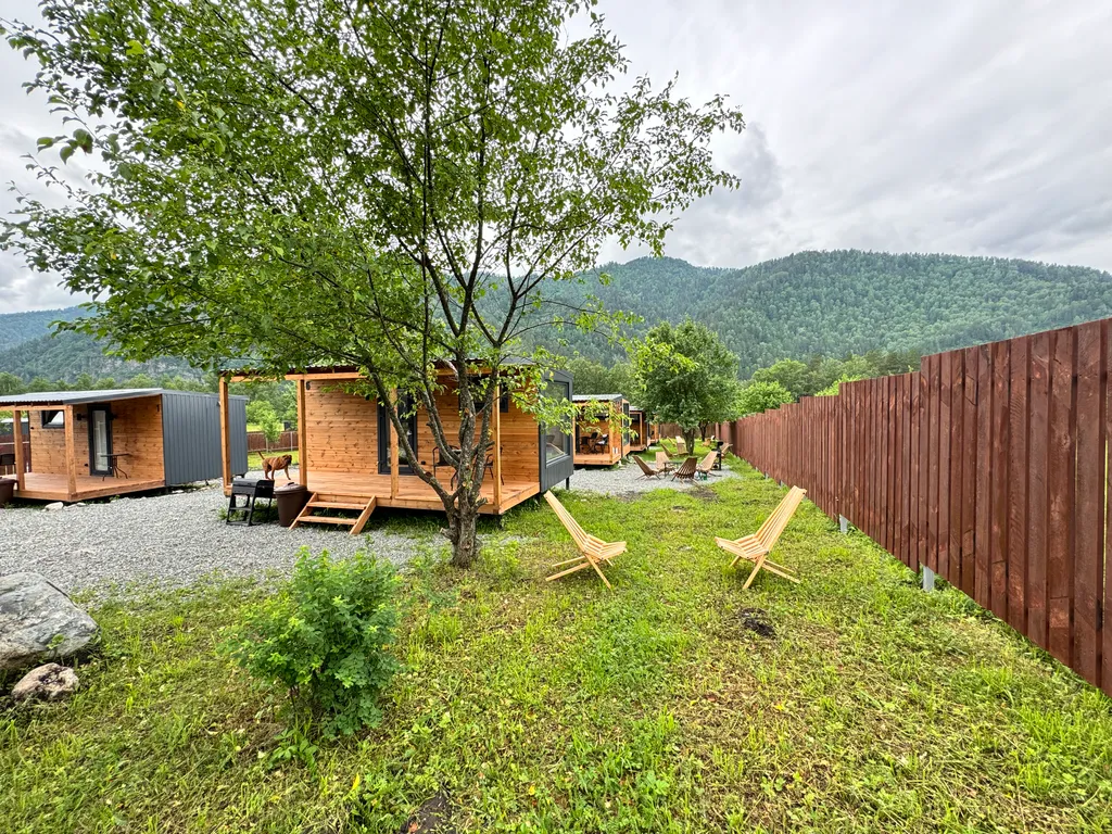 Домик с видом на горы