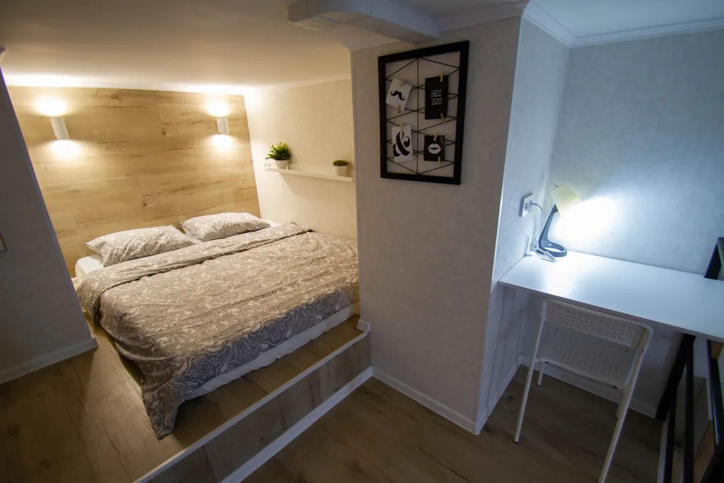 Двухъярусная студия с дизайнерским ремонтом