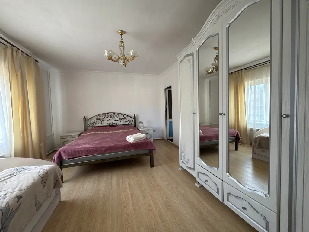 Уютный дом с видом на водопады