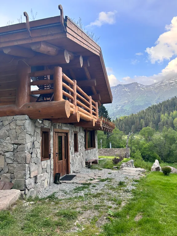 Коттедж Элитное большое шале с шикарным видом на горы — аренда посуточно в Архыз