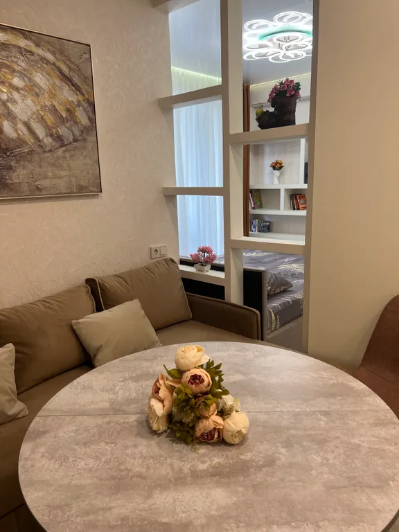 Студия с дизайнерским ремонтом