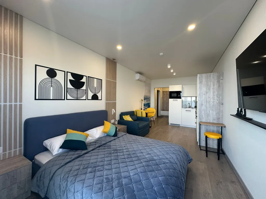 Квартира Дизайнерская студия Ls-sunny days с видом на море с 11 этажа — аренда посуточно в Алушта