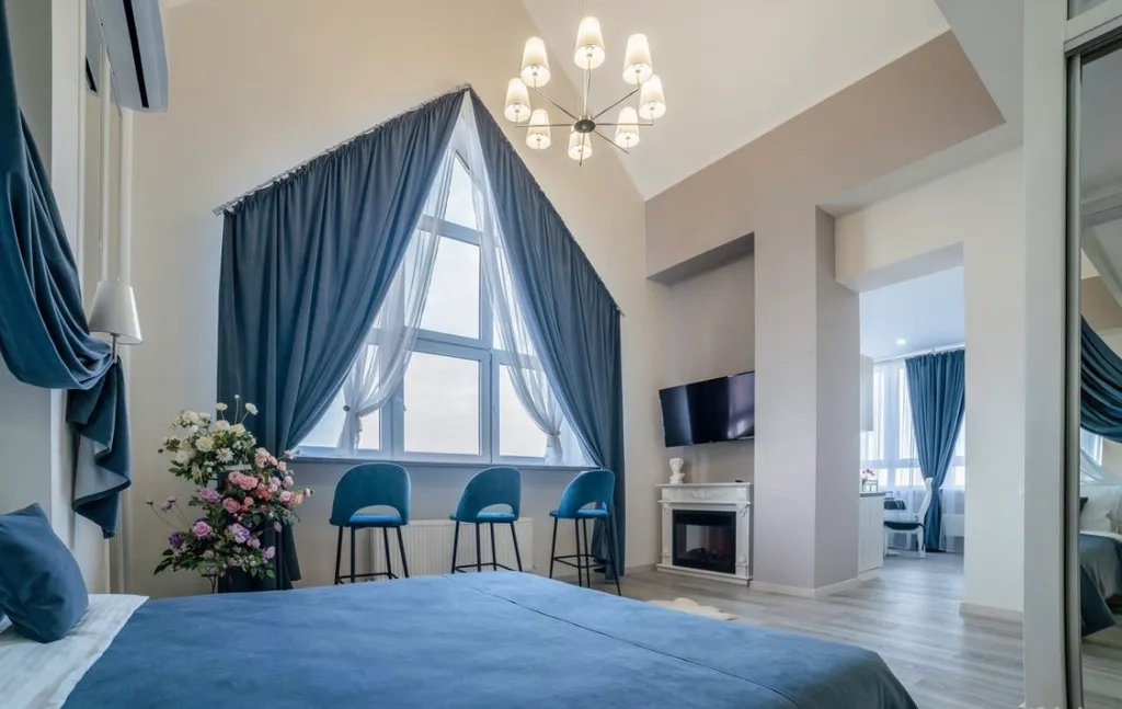 Панорамный люкс с джакузи и камином